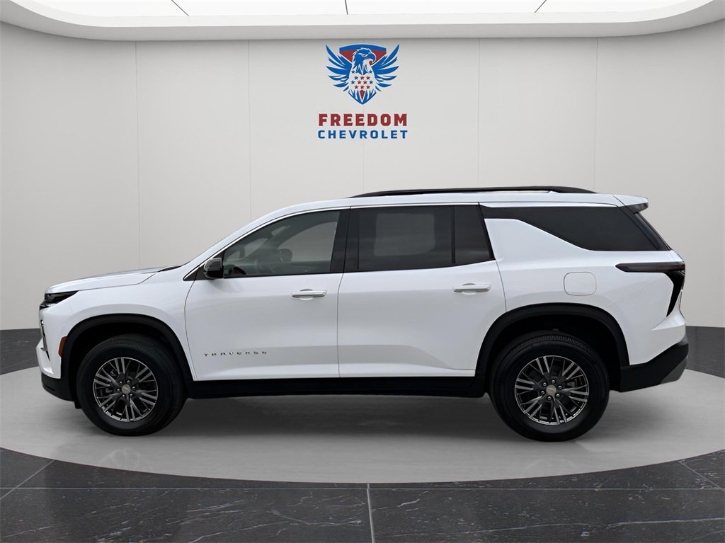 New 2026 Chevrolet Traverse LT image 2