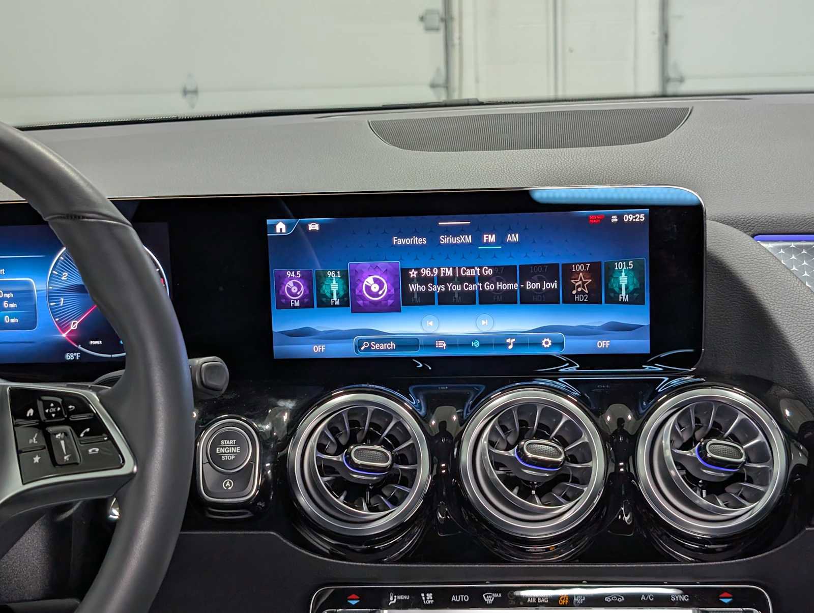 Certified 2025 Mercedes-Benz GLA 250 4MATIC image 18