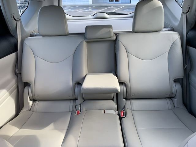 Used 2012 Toyota Prius V Five image 32