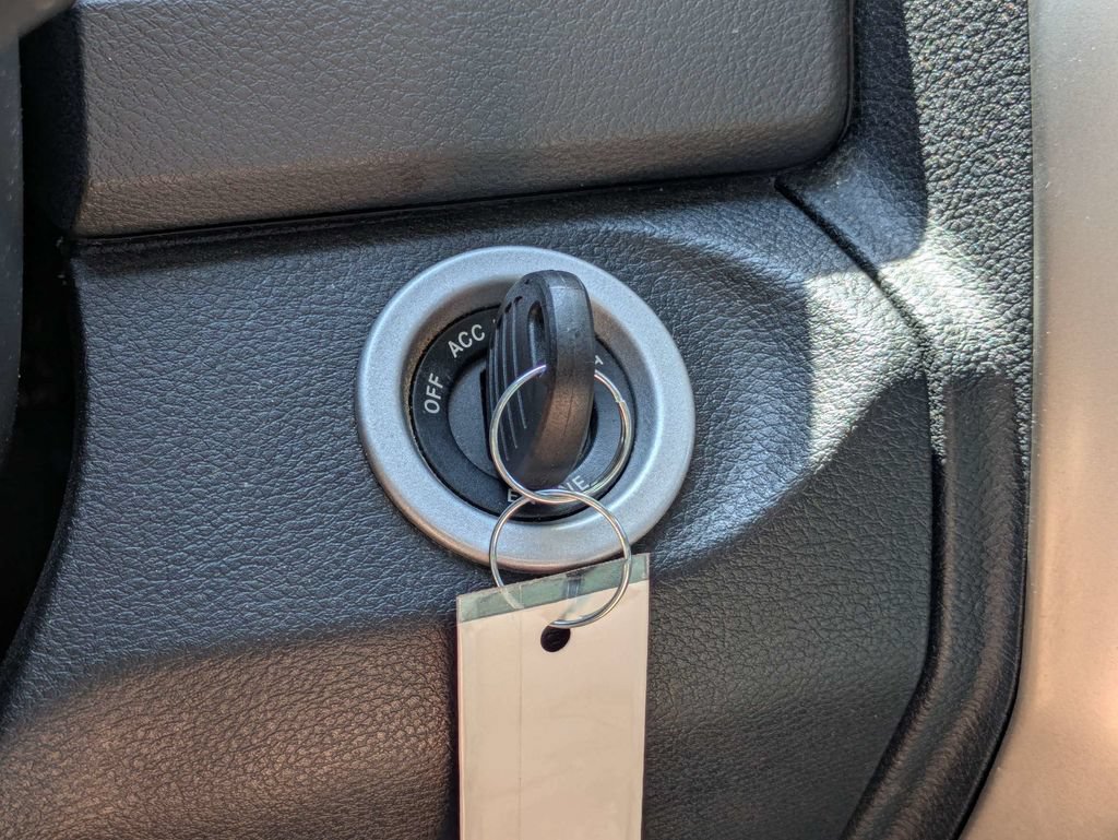 Used 2019 RAM 1500 Classic SLT w/ Luxury Group AWD/4WD image 30