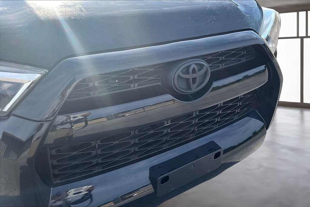 Used 2016 Toyota 4Runner SR5 RWD image 30