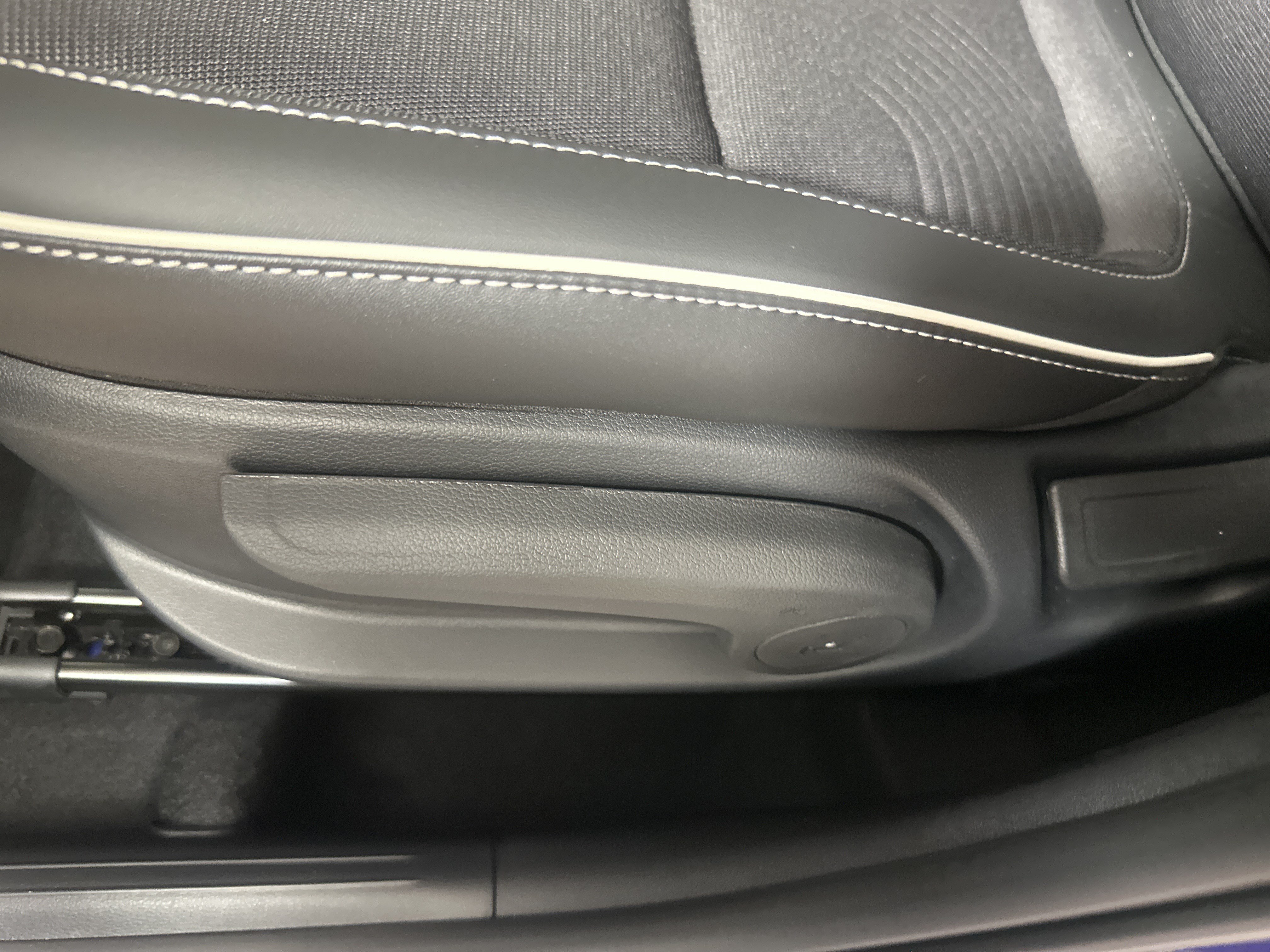 New 2025 Hyundai Venue Limited FWD image 10