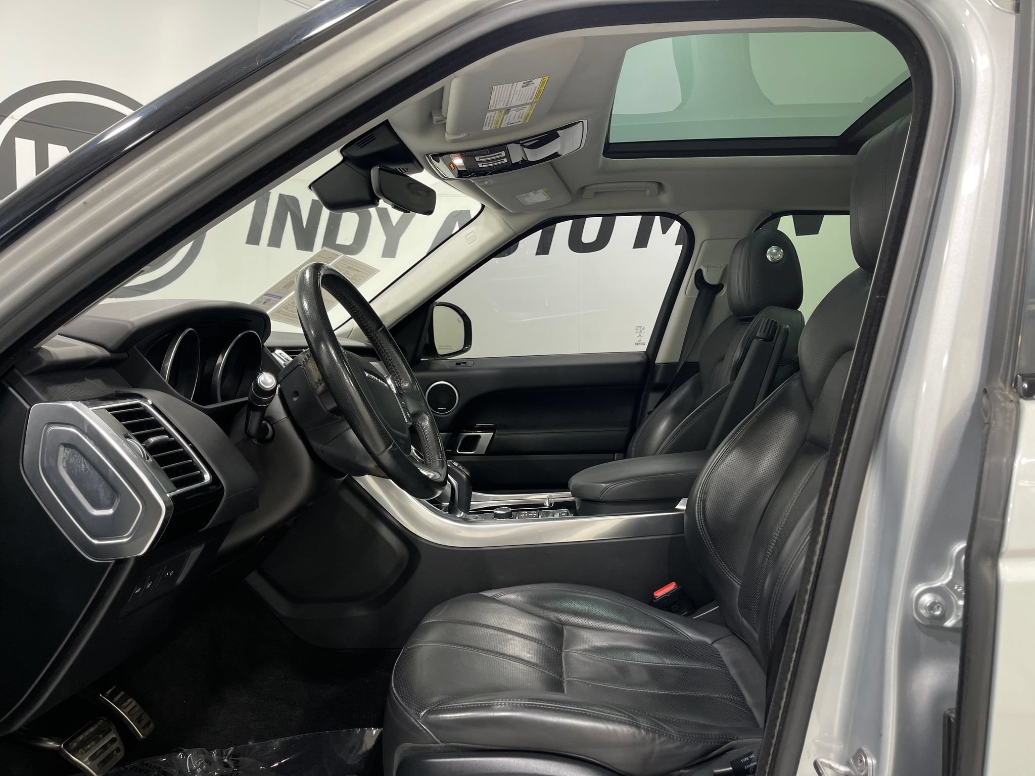 Used 2017 Land Rover Range Rover Sport HSE AWD/4WD image 13