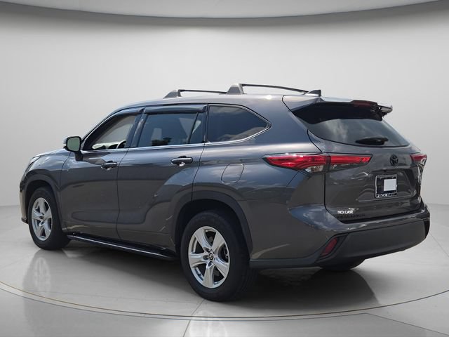 Used 2022 Toyota Highlander L FWD image 6