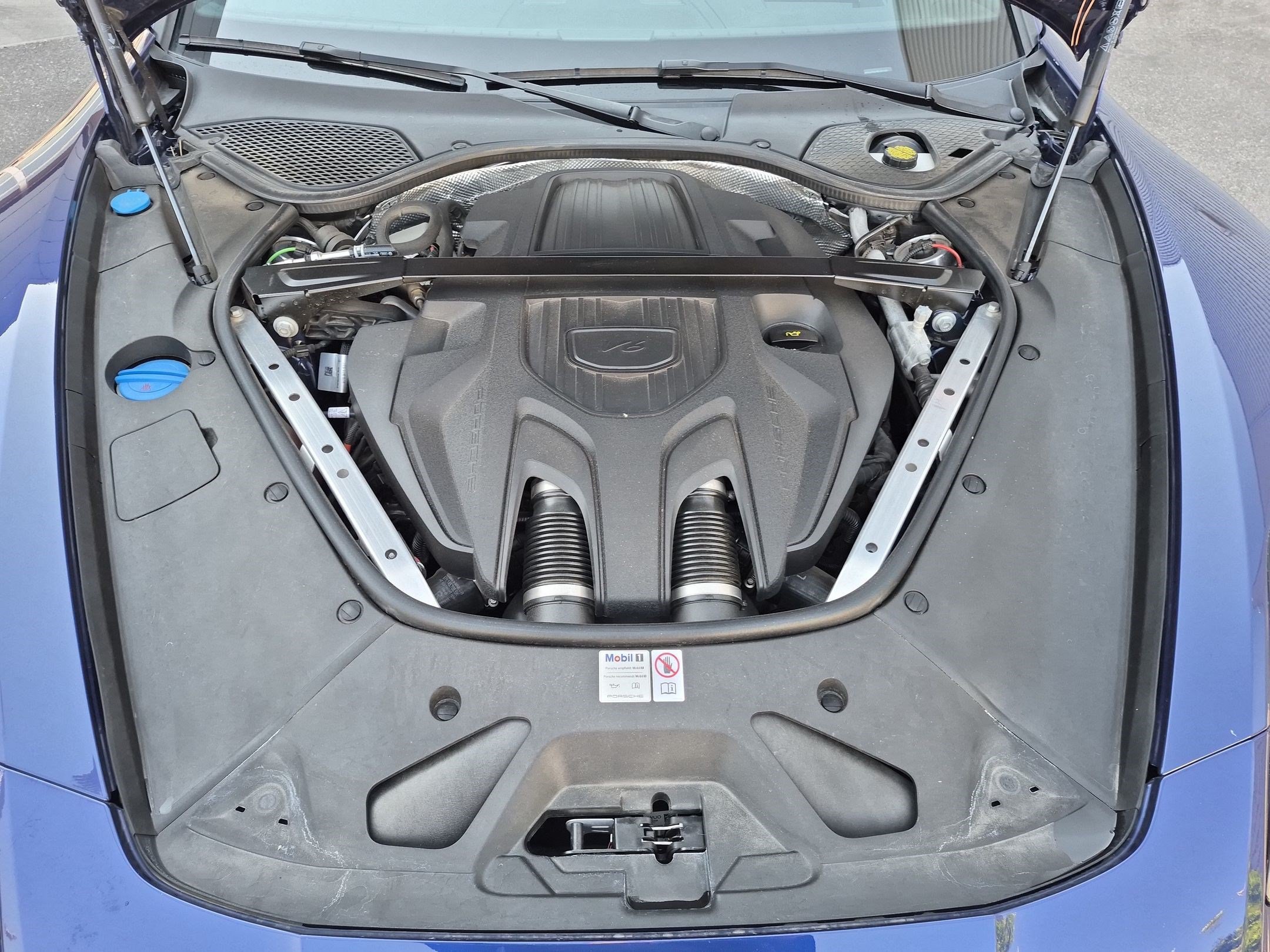 Used 2024 Porsche Panamera image 33
