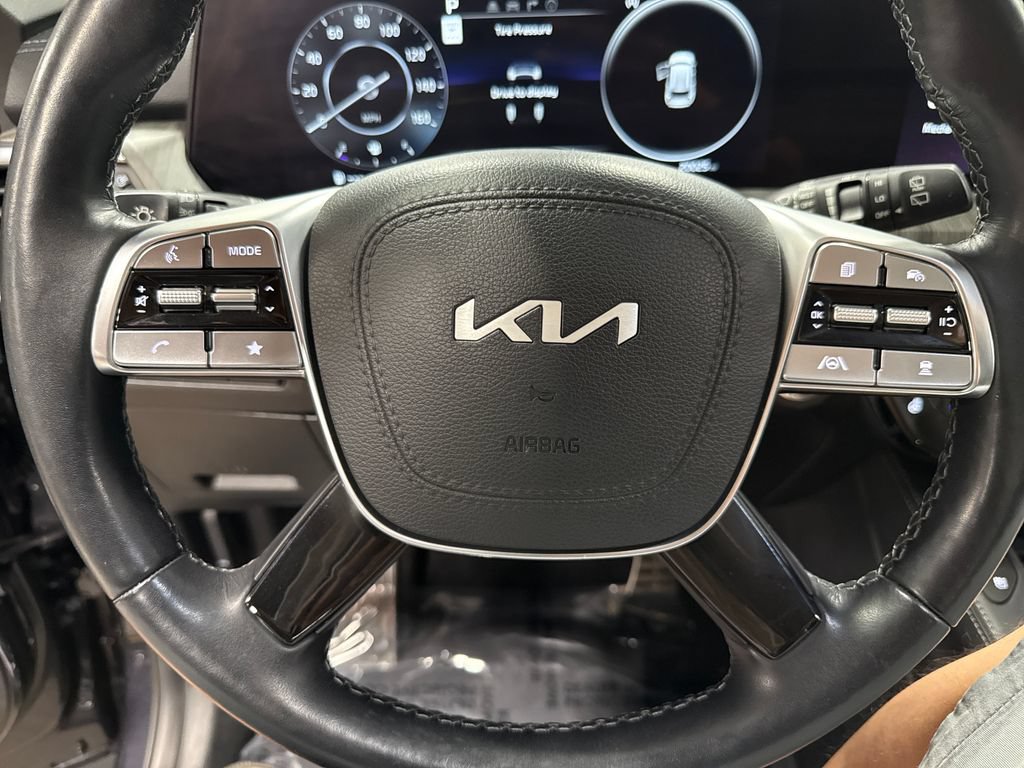 Used 2025 Kia Telluride SX w/ SX Captain's Chair Package AWD/4WD image 19