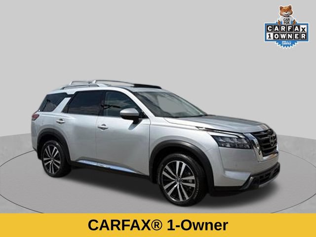 Used 2025 Nissan Pathfinder Platinum w/ Cargo Package AWD/4WD image 3