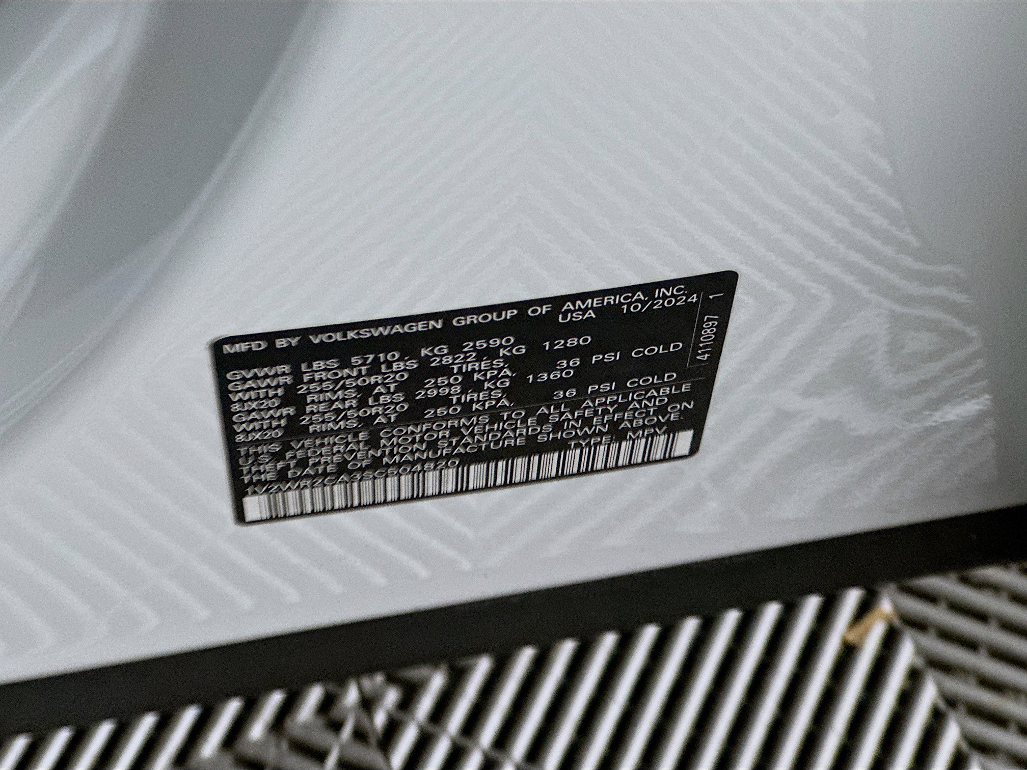 Used 2025 Volkswagen Atlas SE image 12