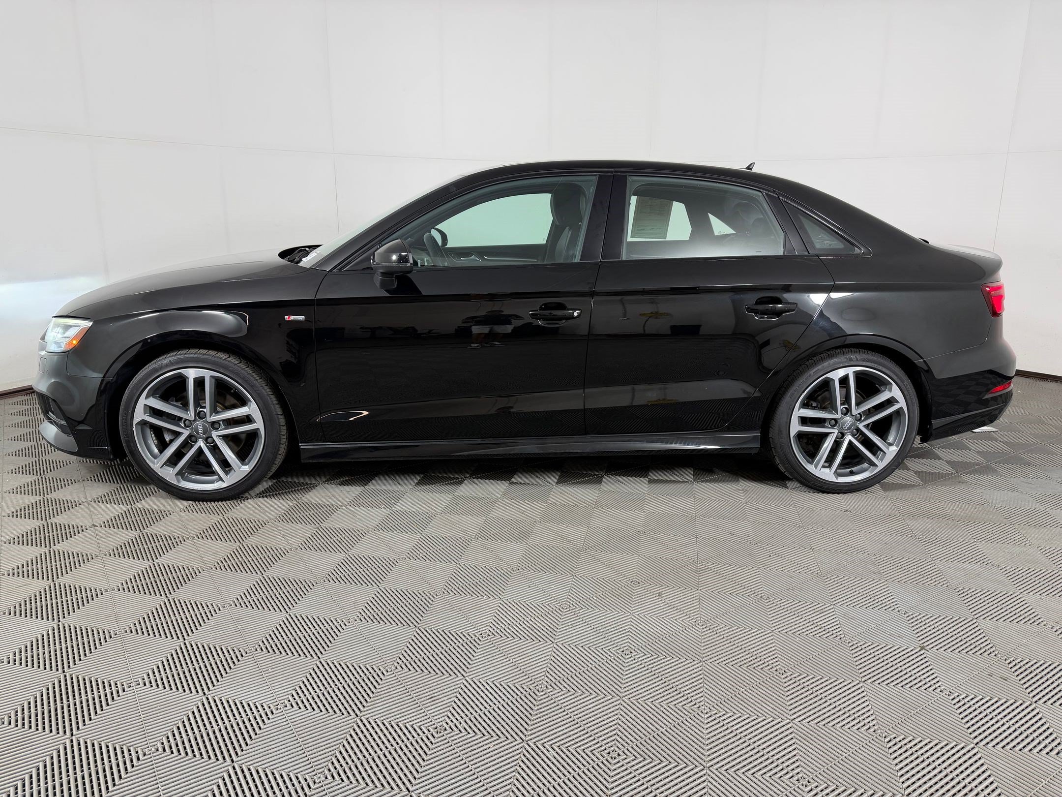 Used 2017 Audi A3 2.0T Premium Plus w/ Premium Plus Package AWD/4WD image 2