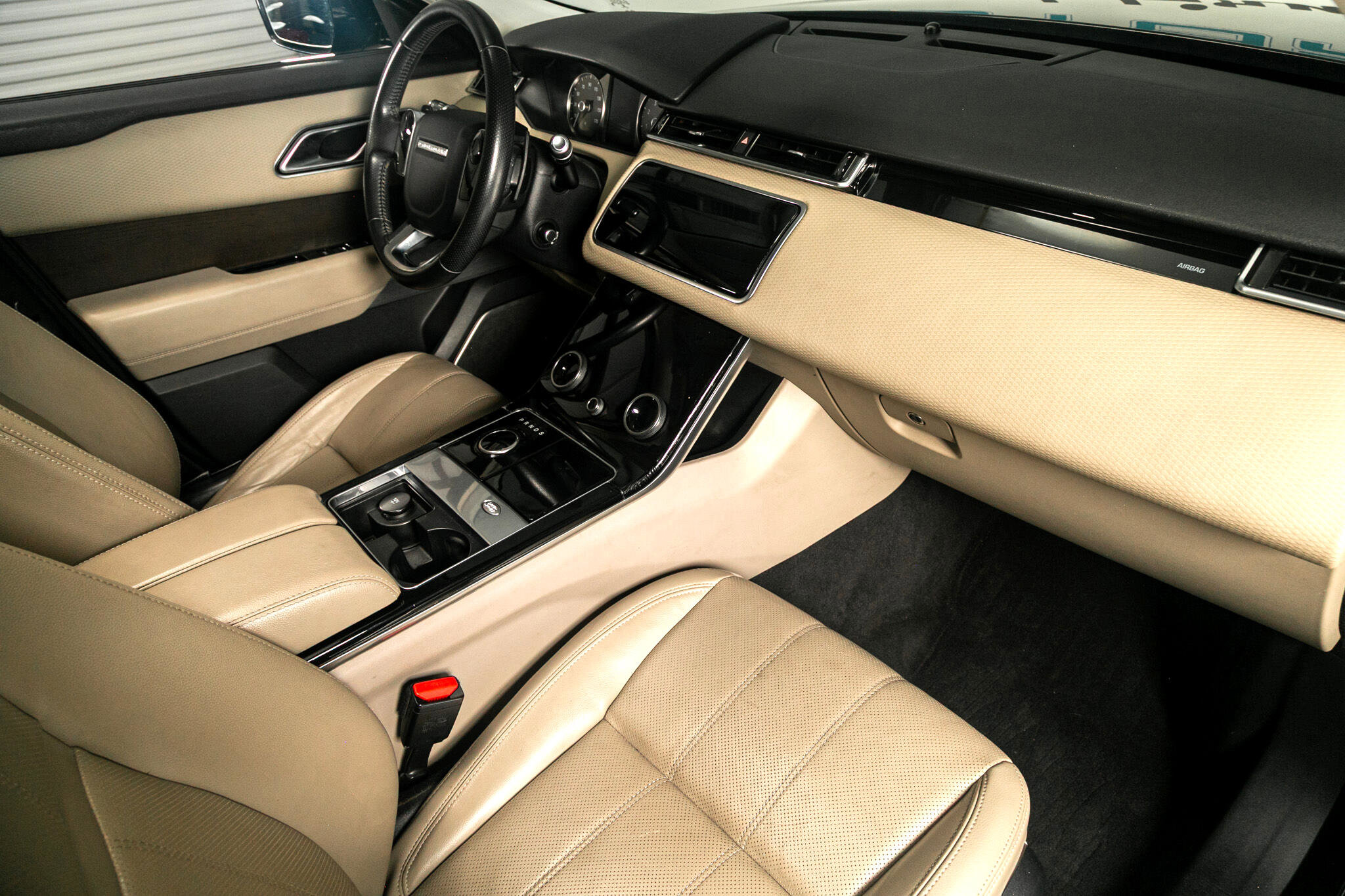 Used 2020 Land Rover Range Rover Velar S image 30