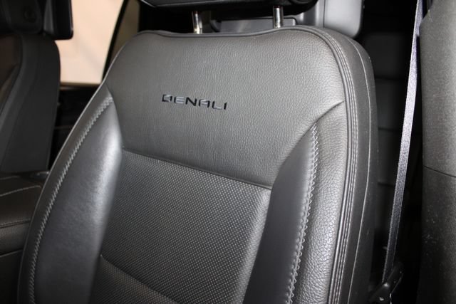Used 2021 GMC Yukon Denali w/ Denali Premium Package AWD/4WD image 10