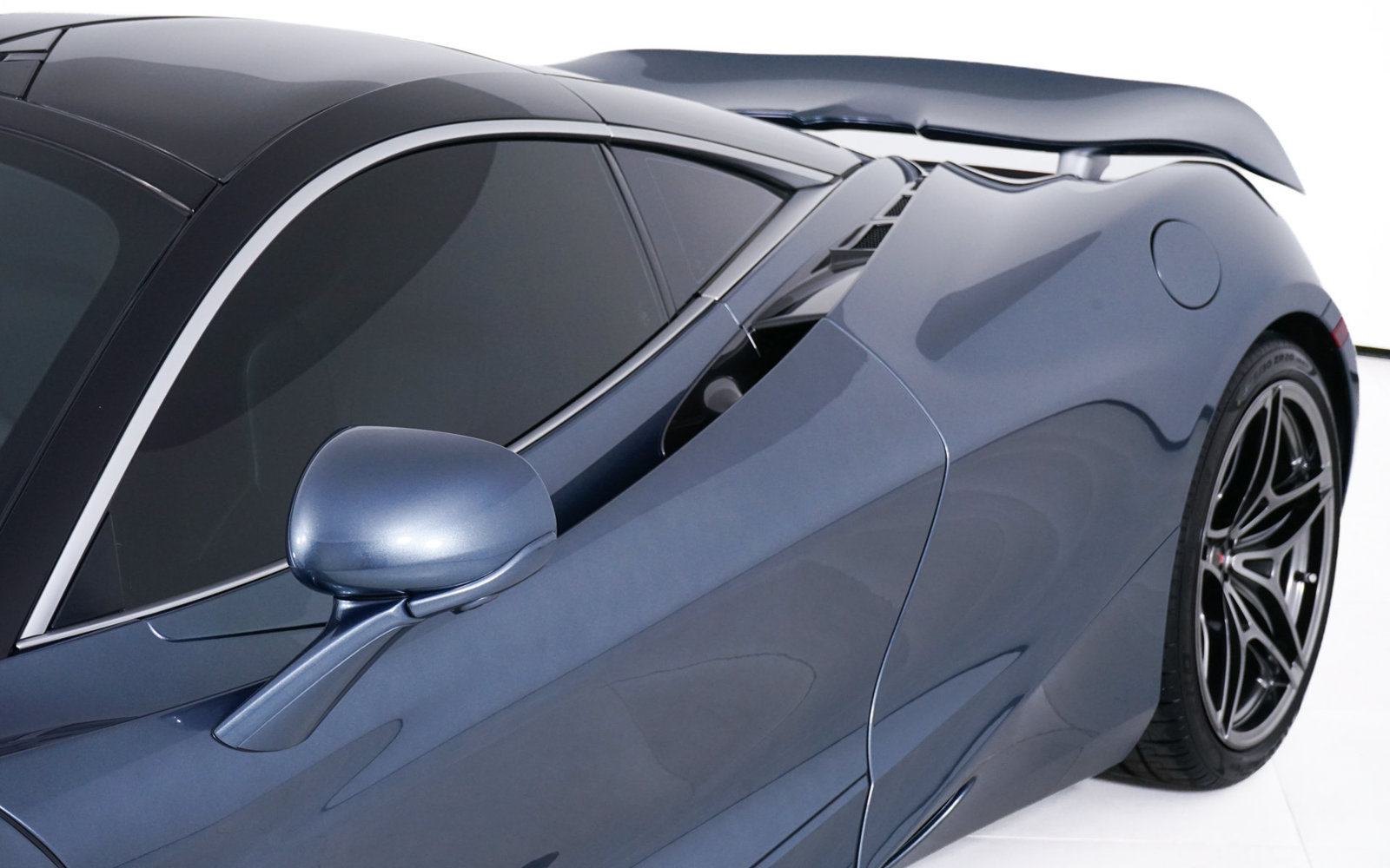 Used 2018 McLaren 720S Luxury RWD image 17