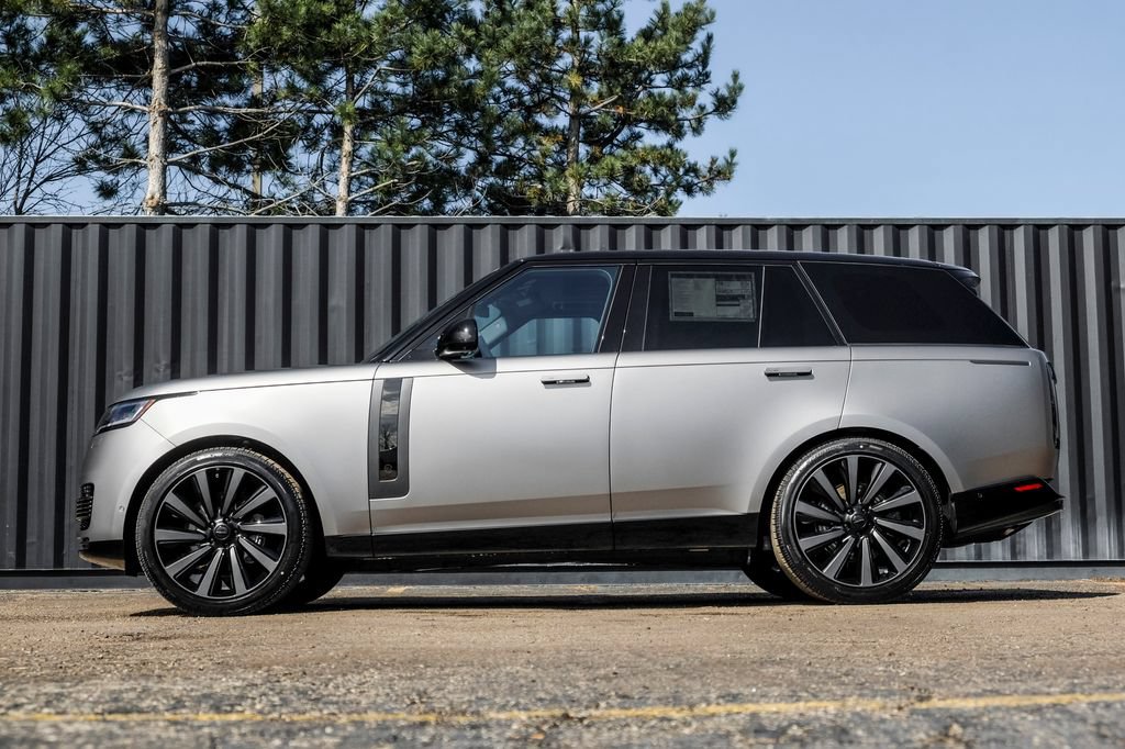 New 2026 Land Rover Range Rover SV AWD/4WD video 3