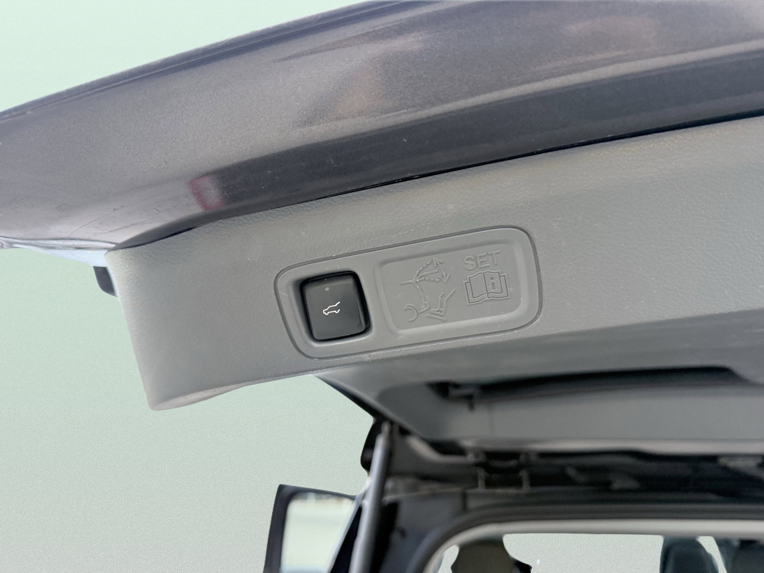 Used 2018 Lincoln Navigator Reserve w/ Technology Package image 18