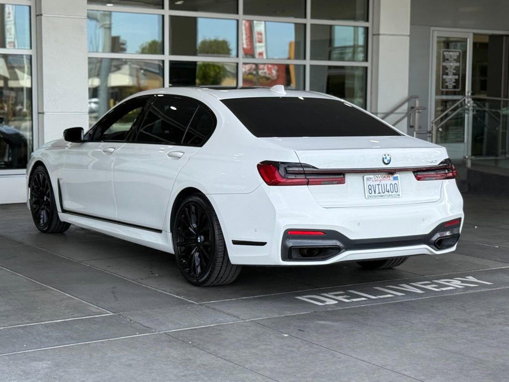 Used 2022 BMW 740i w/ M Sport Package RWD image 9