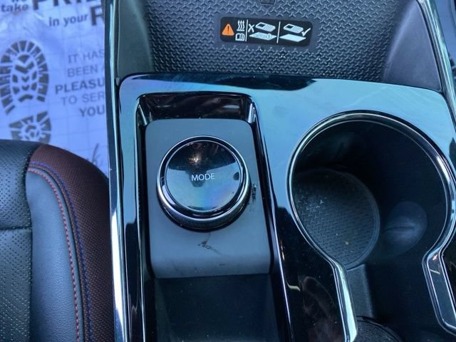 Used 2025 Chevrolet Equinox RS w/ Safety and Technology Package AWD/4WD image 16