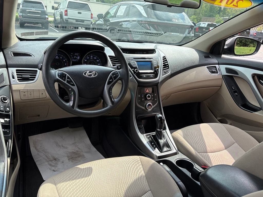 Used 2015 Hyundai Elantra SE w/ Option Group 02 FWD image 11