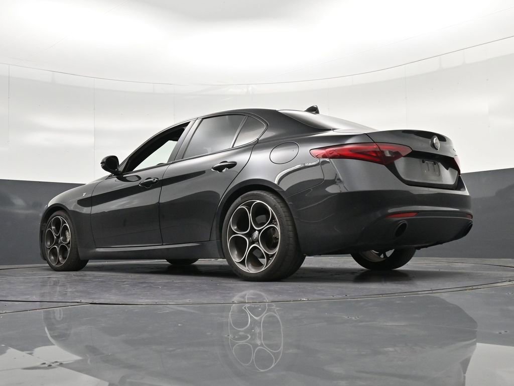 Used 2023 Alfa Romeo Giulia Ti RWD image 31