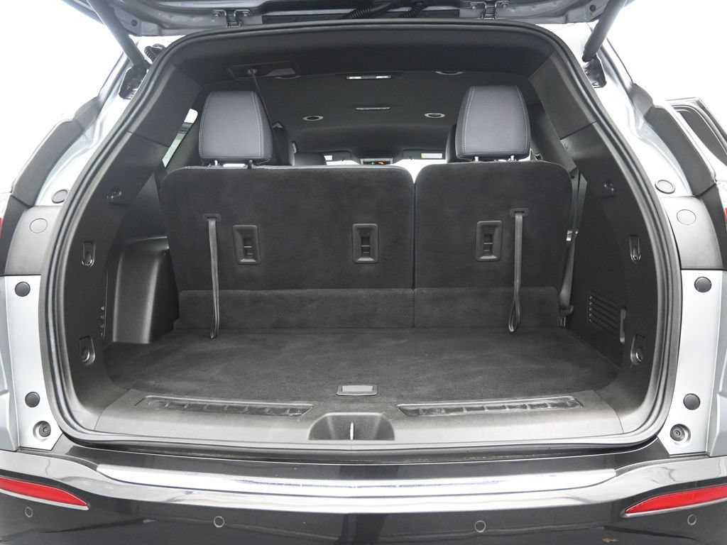 Used 2023 Buick Enclave Essence AWD/4WD image 11