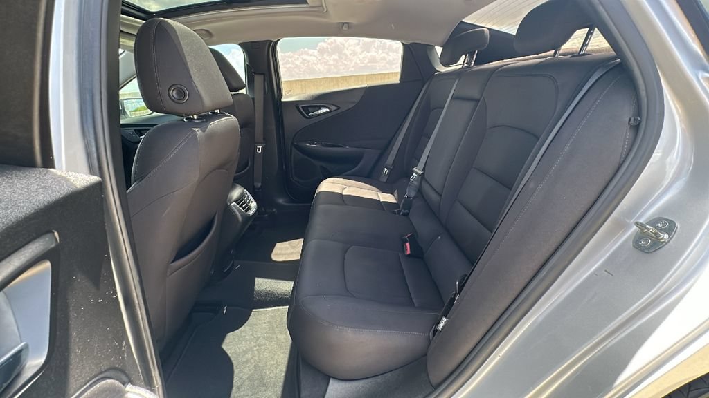 Used 2021 Chevrolet Malibu LT FWD image 32