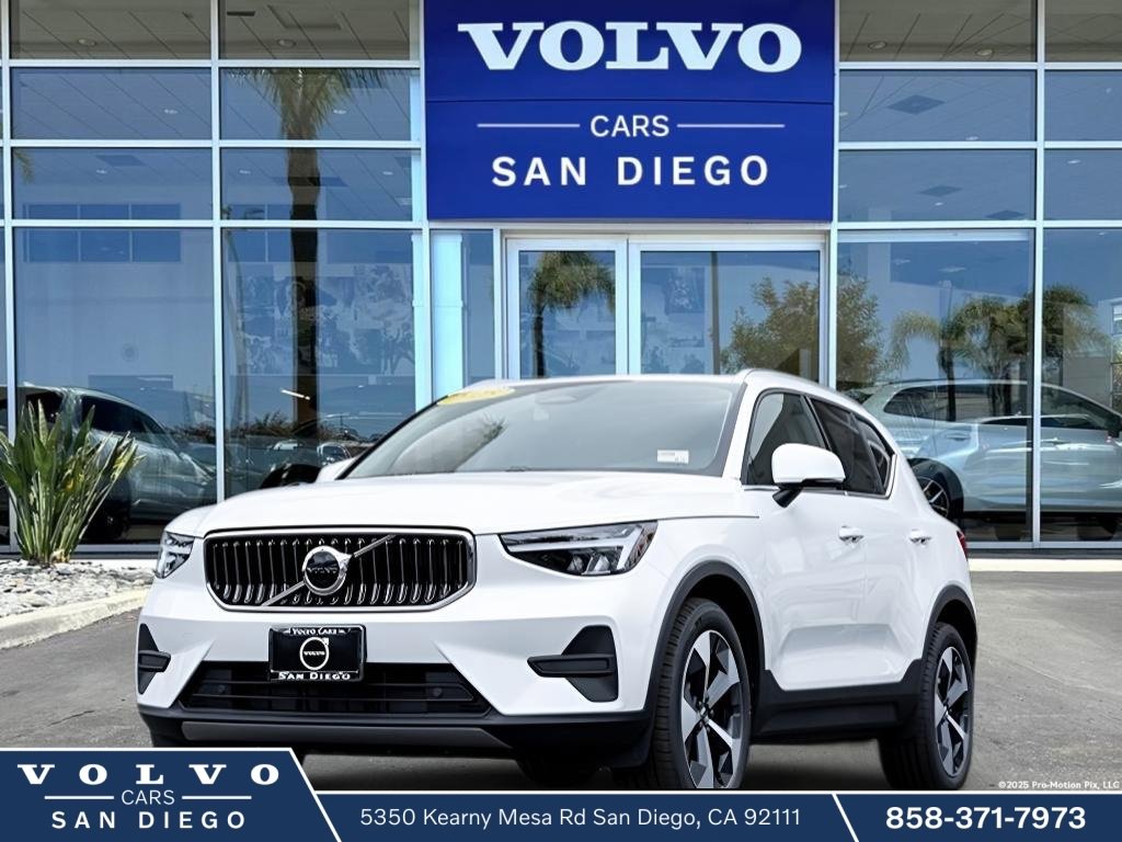 New 2025 Volvo XC40 B5 Core w/ Protection Package Premier