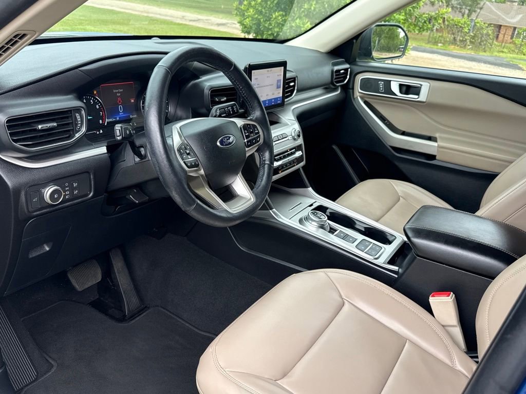Used 2021 Ford Explorer XLT w/ Equipment Group 202A image 14
