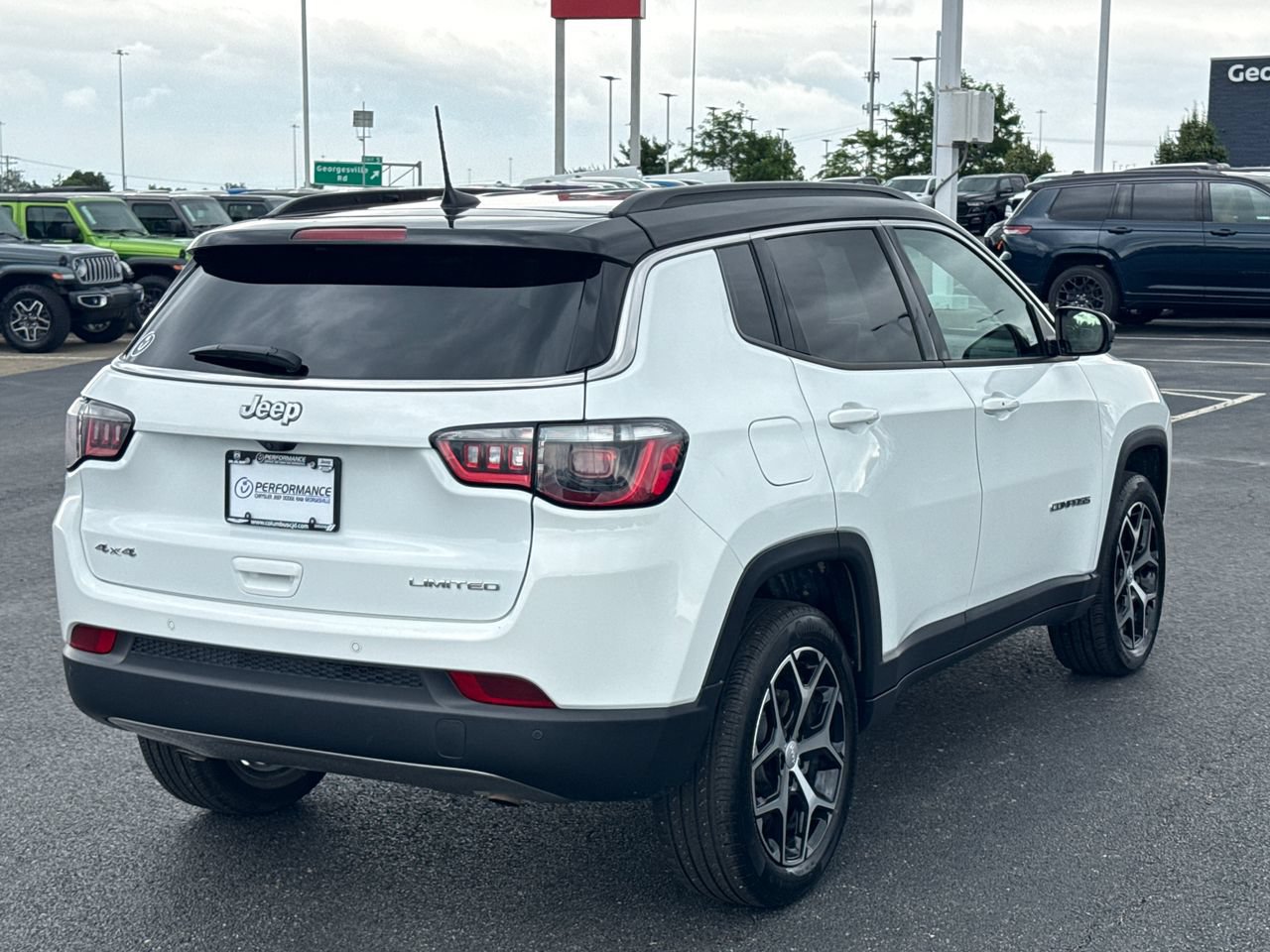 Used 2024 Jeep Compass Limited AWD/4WD image 3