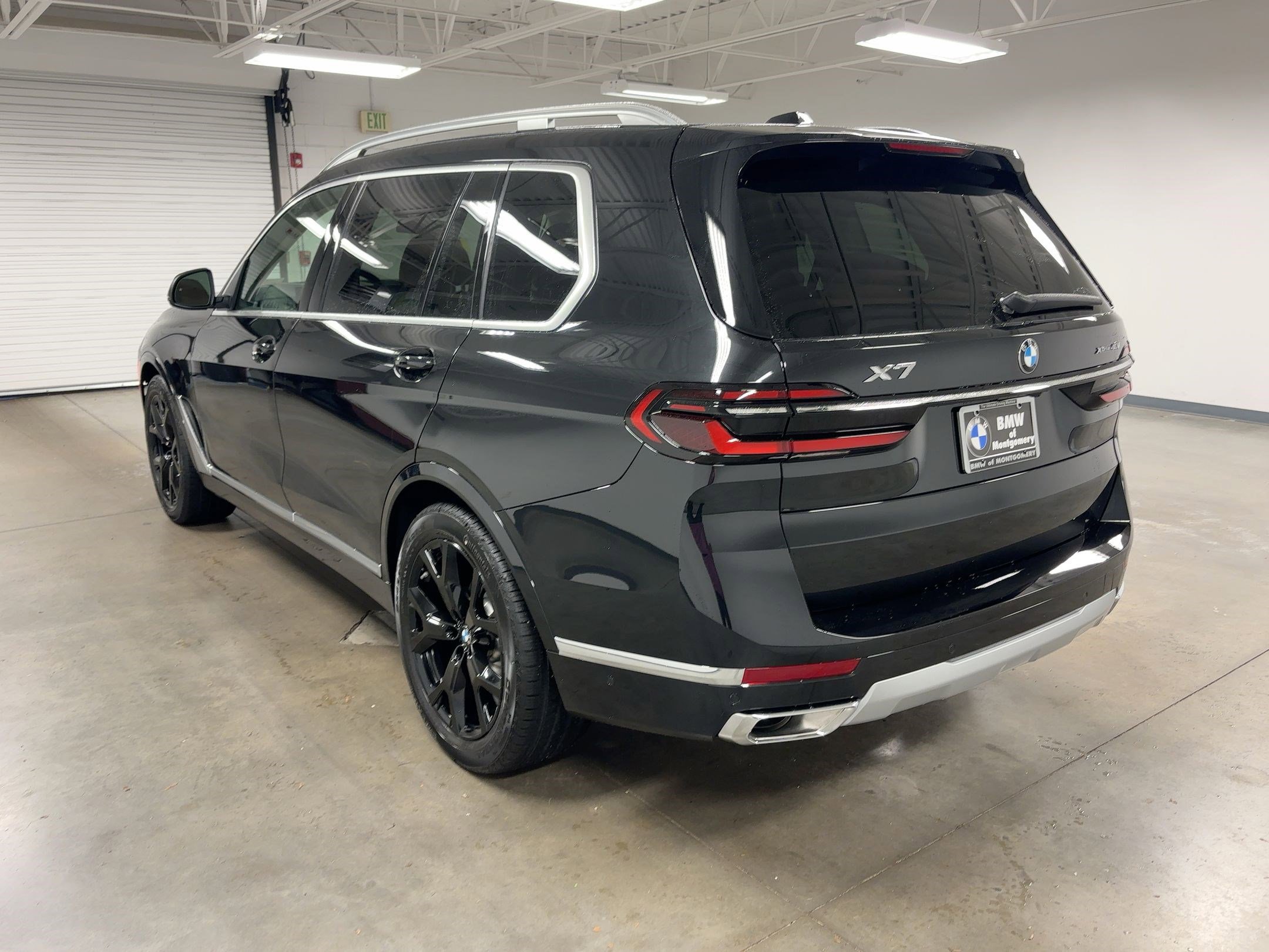 New 2026 BMW X7 xDrive40i w/ Premium Package image 3