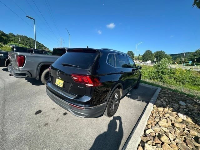 Used 2024 Volkswagen Tiguan SE w/ Panoramic Sunroof Package AWD/4WD image 18