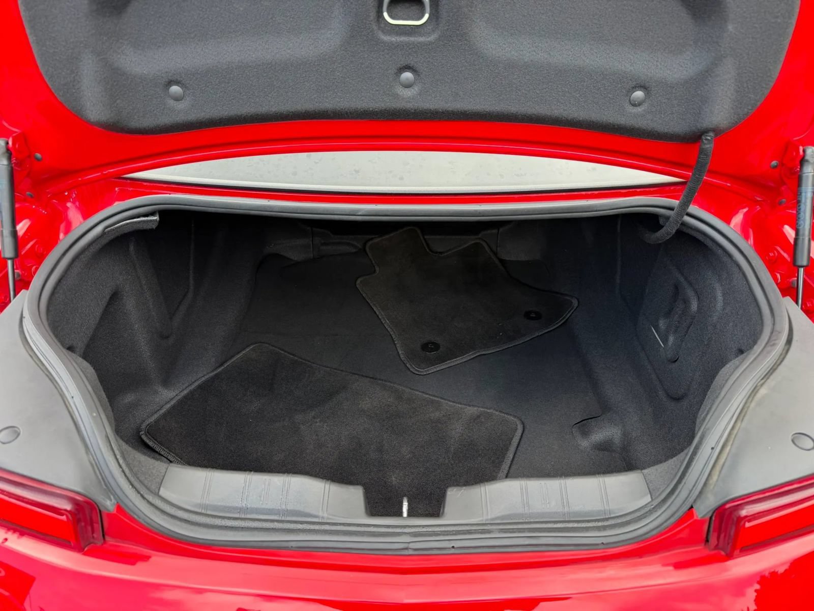 Used 2018 Chevrolet Camaro SS RWD image 18