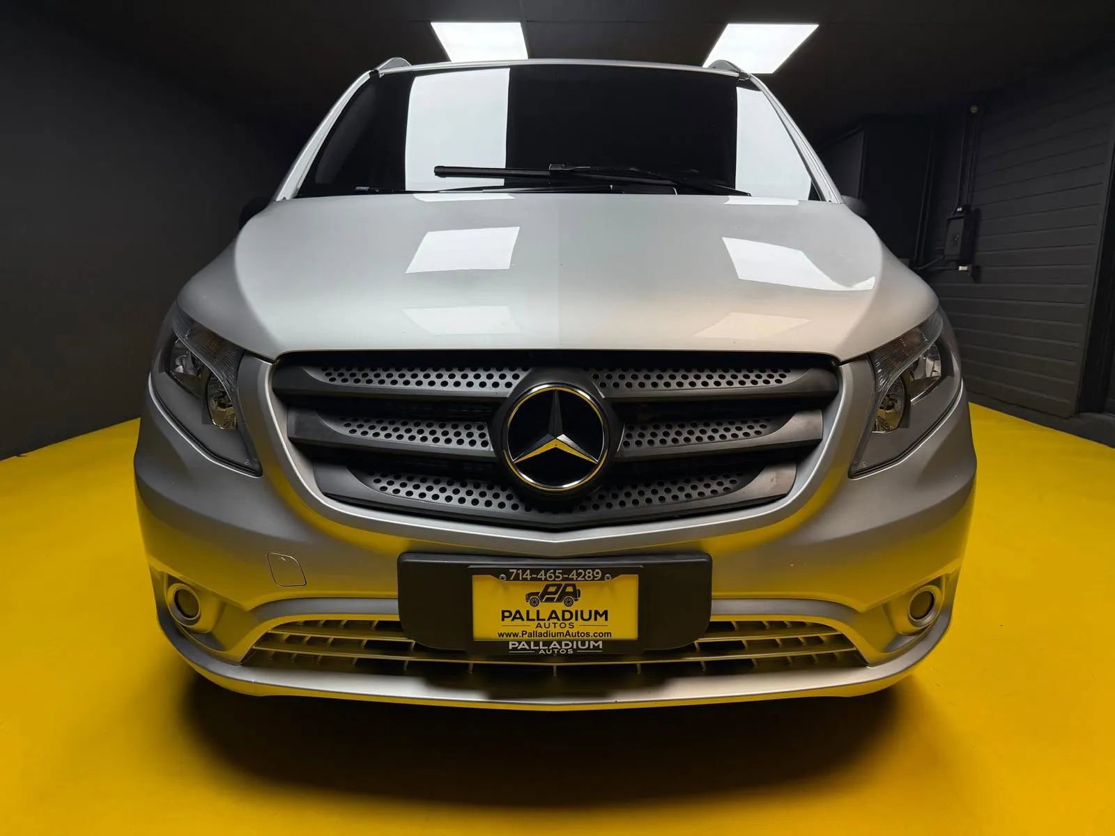 Used 2016 Mercedes-Benz Metris Passenger w/ Driver Efficiency Package image 2