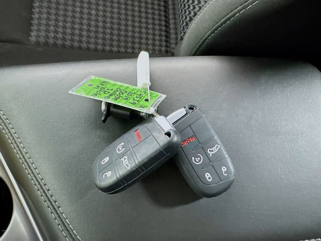 Used 2019 Dodge Challenger R/T w/ Driver Convenience Group image 29