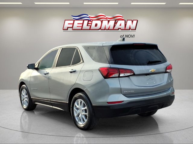Used 2024 Chevrolet Equinox LS w/ LS Convenience Package FWD image 3