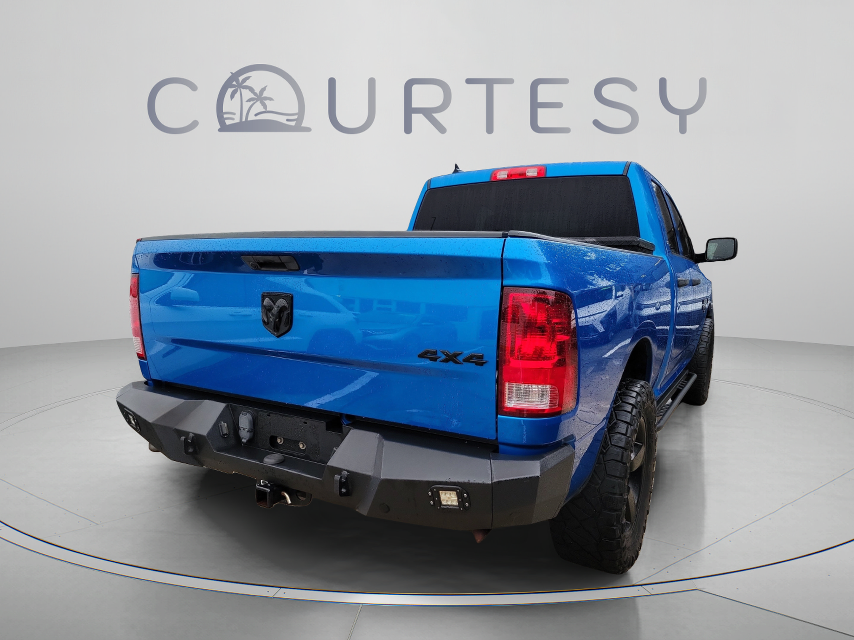 Used 2019 RAM 1500 Express w/ Express Value Package AWD/4WD image 3