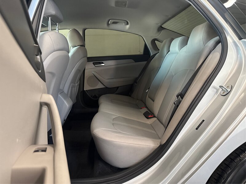 Used 2018 Hyundai Sonata SE FWD image 10