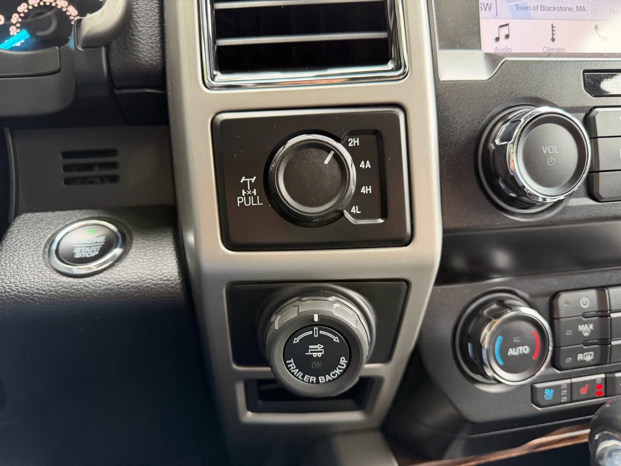 Used 2019 Ford F150 Lariat image 48