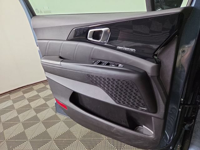 Certified 2025 Kia Carnival SX Prestige FWD image 27