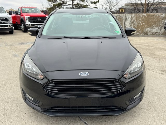 Used 2018 Ford Focus SE w/ SE Appearance Package image 2