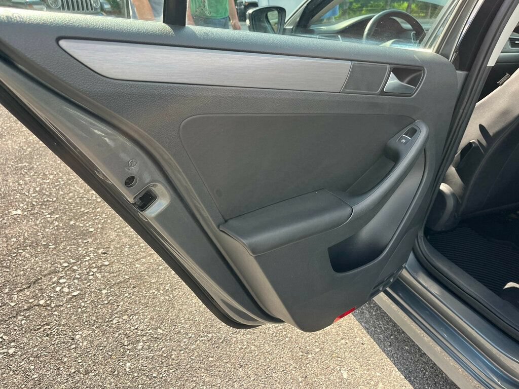 Used 2014 Volkswagen Jetta TDI FWD image 14