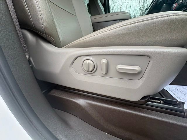 Used 2021 GMC Sierra 3500 SLT w/ SLT Preferred Package image 31