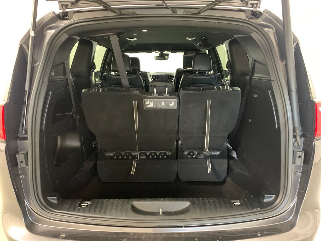 Used 2019 Chrysler Pacifica Touring-L Plus w/ Advanced Safetytec Group FWD image 26