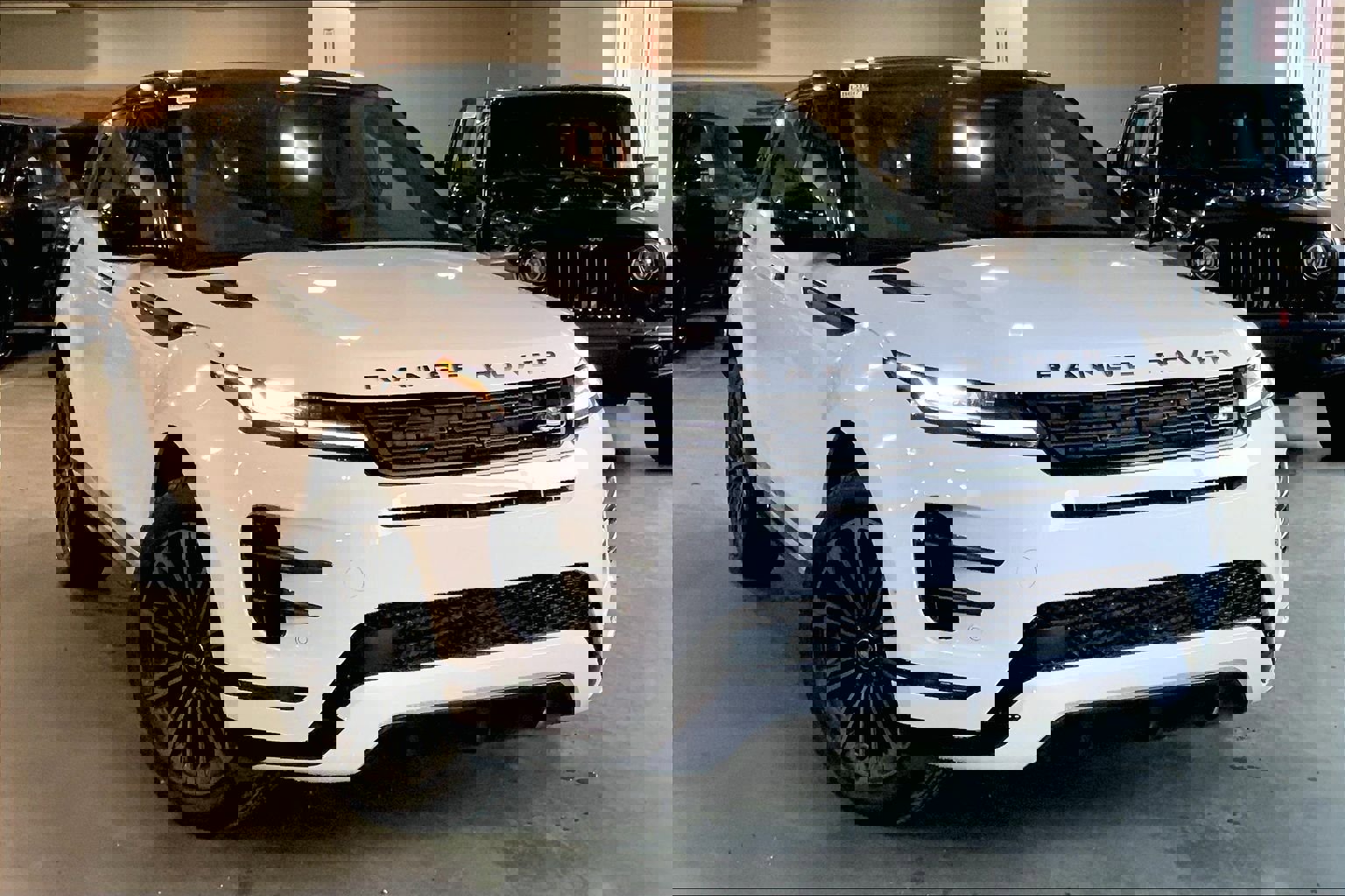 New 2026 Land Rover Range Rover Evoque Dynamic SE image 2