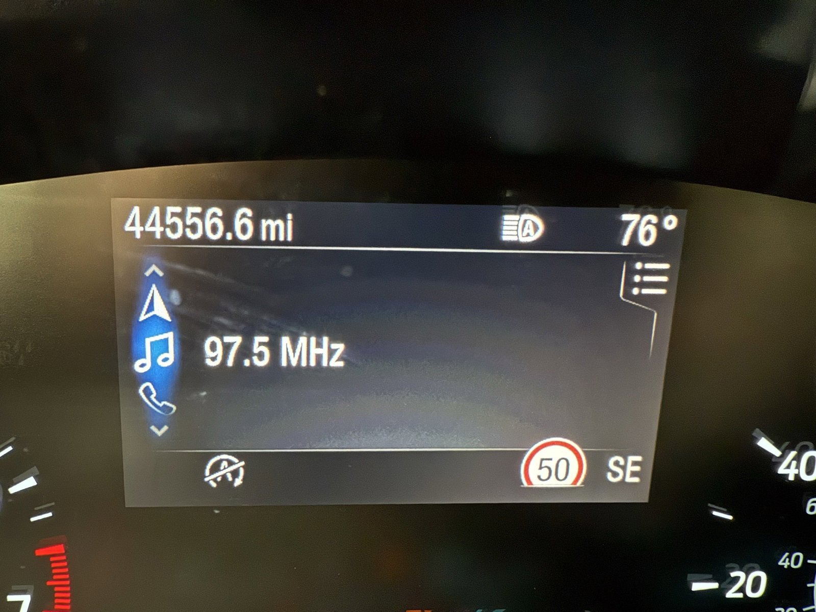 Used 2021 Ford Escape SE w/ SE Sport Appearance Package image 18