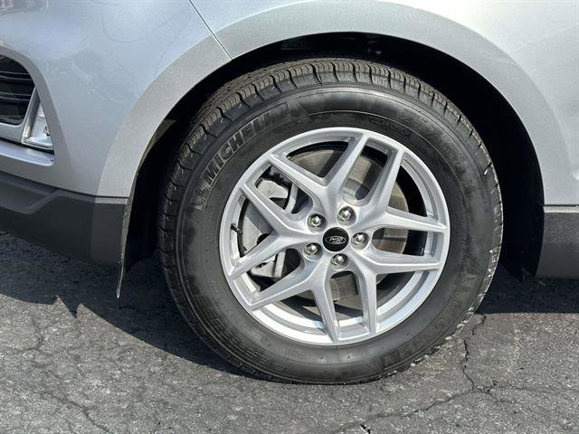 Used 2024 Ford Edge SEL w/ Convenience Package image 8