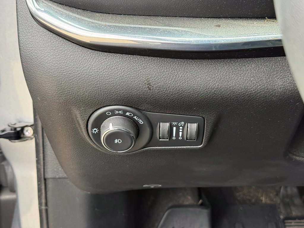 Used 2023 Jeep Compass High Altitude AWD/4WD image 18