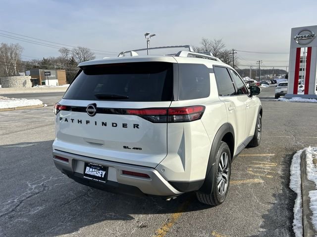 Used 2024 Nissan Pathfinder SL w/ Black Appearance Package image 8