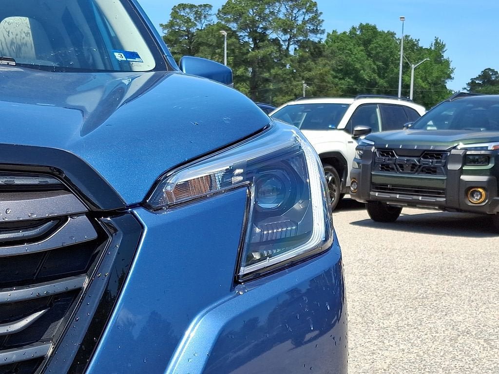 Used 2023 Subaru Forester Limited AWD/4WD image 9