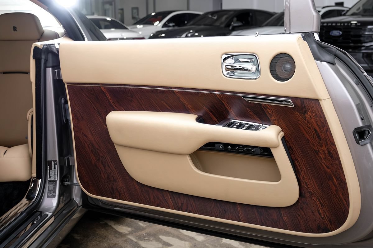 Used 2016 Rolls-Royce Wraith RWD image 42