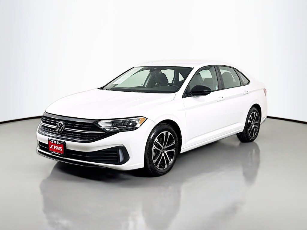 Used 2023 Volkswagen Jetta Sport image 1