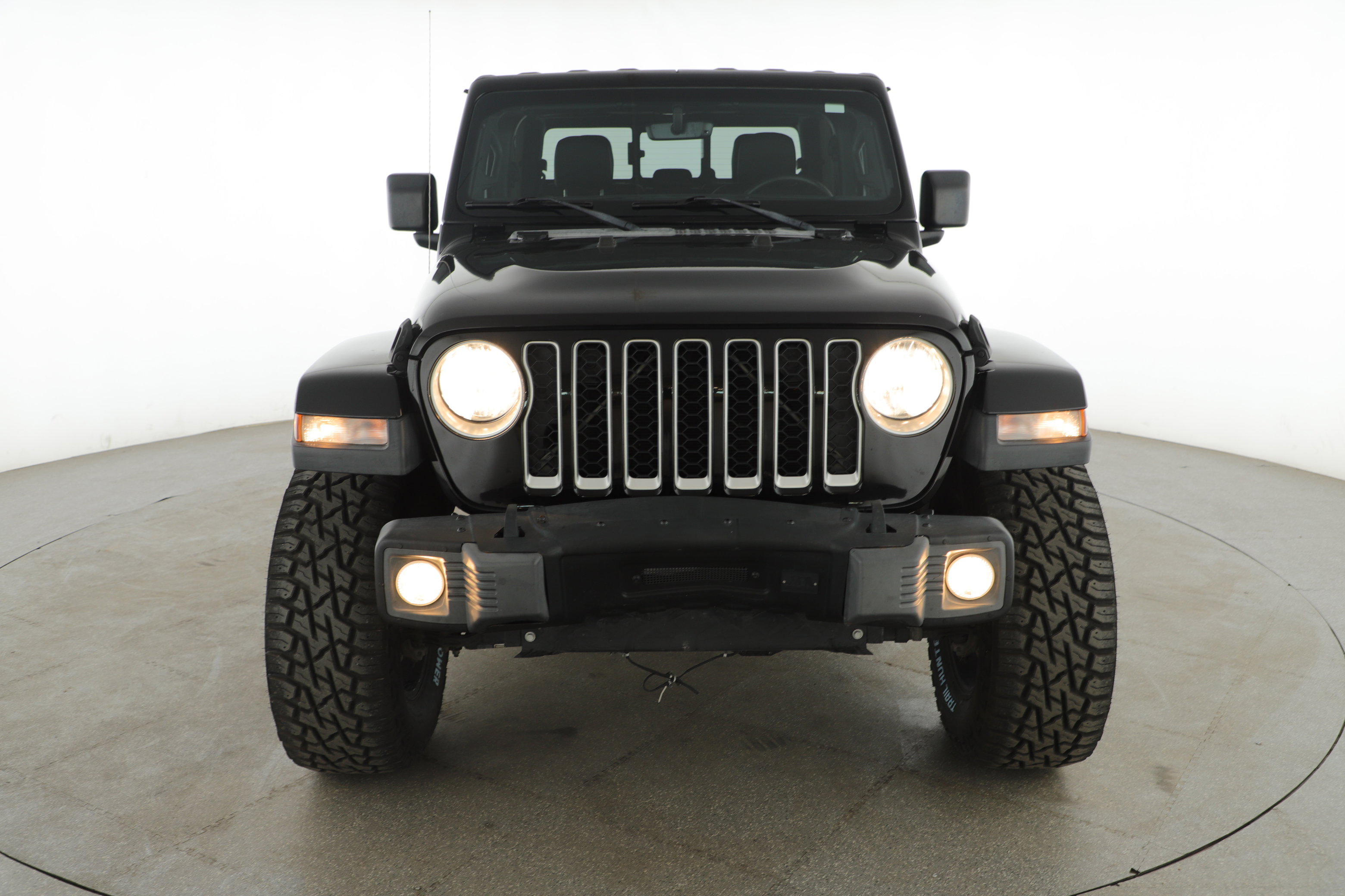 Used 2020 Jeep Gladiator Overland w/ Popular Equipment Package image 2